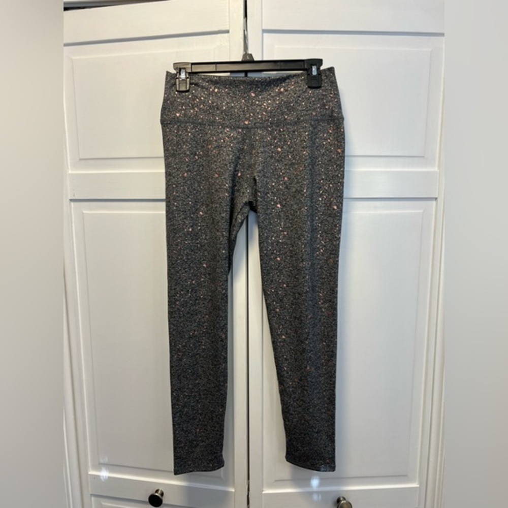 NWT The Free Yoga Leggings Size Women’s Large Color Gray With Copper Flakes